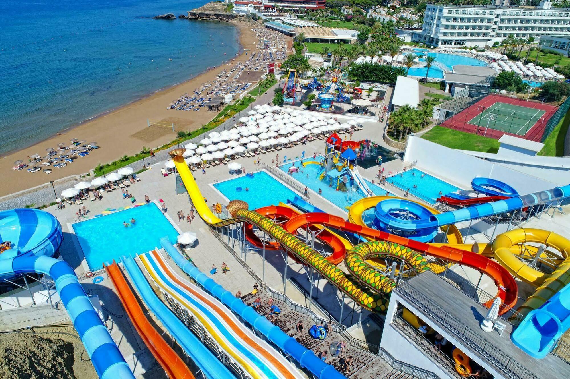 Cratos Premium Hotel, Casino, Port & Spa Kyrenia  Eksteriør billede